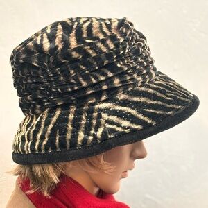 Tiger print bucket hat